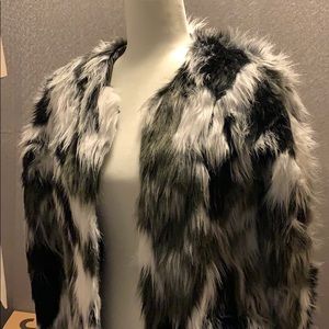Fun Fur jacket ⚫️⚪️ with a black pleather int.